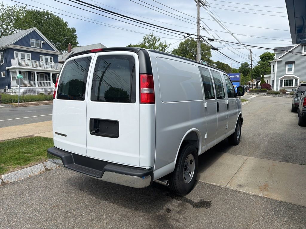 2026 Chevrolet Express Cargo Work Van - Photo 5