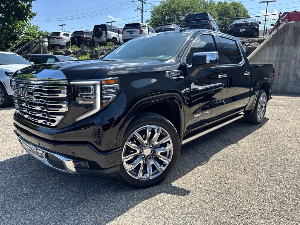 2024 GMC Sierra 4WD Crew Cab Short Box Denali's photo