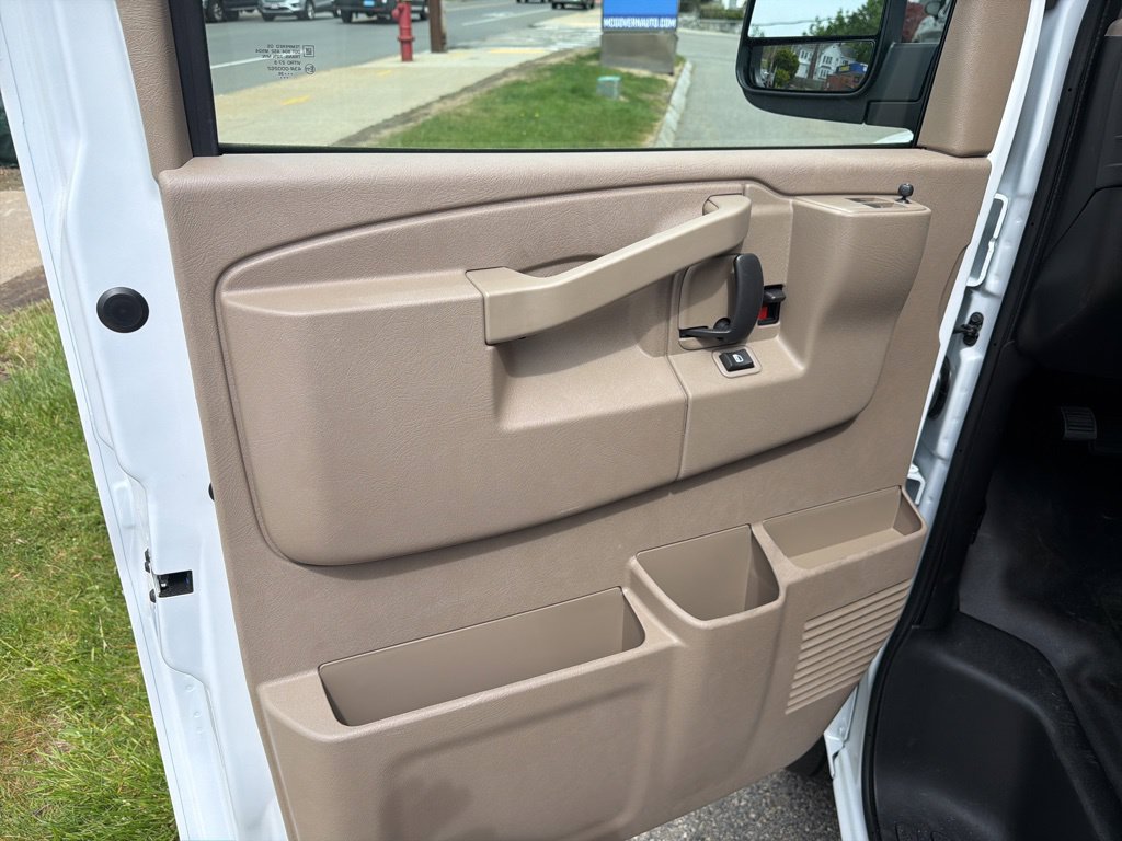 2026 Chevrolet Express Cargo Work Van - Photo 9