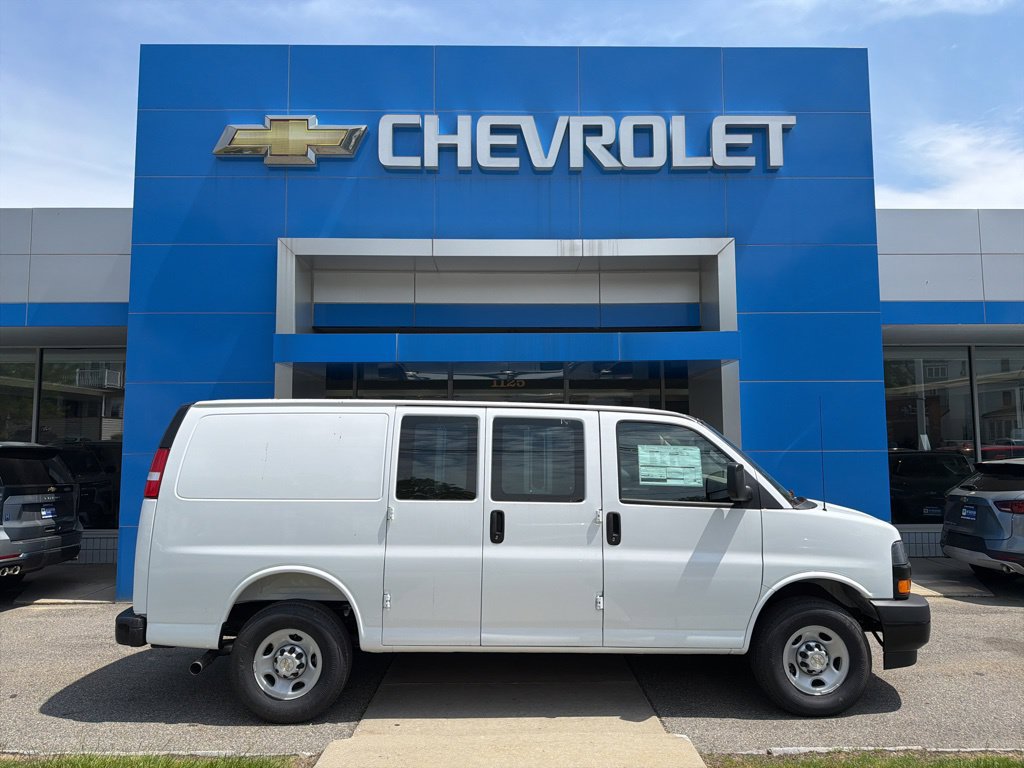 2026 Chevrolet Express Cargo Work Van - Photo 6