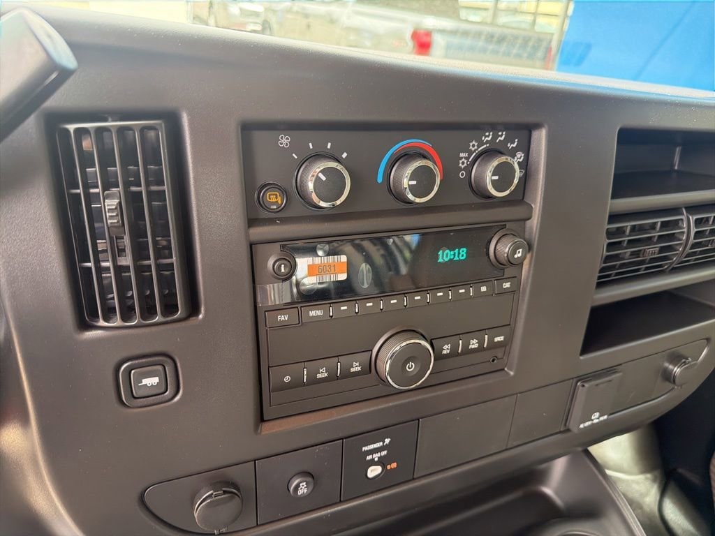 2026 Chevrolet Express Cargo Work Van - Photo 15