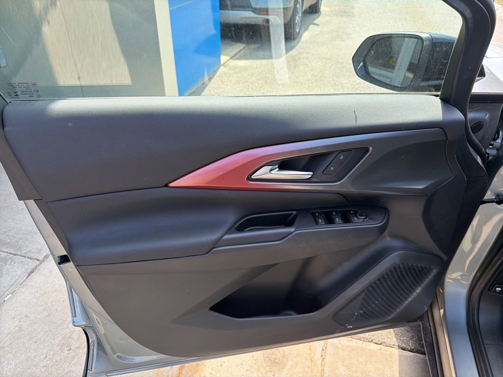 2026 Chevrolet Equinox EV RS - Photo 9