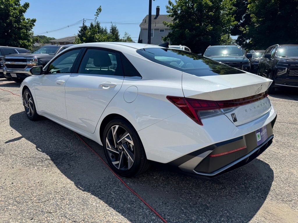 Used 2025 Hyundai Elantra Hybrid Limited