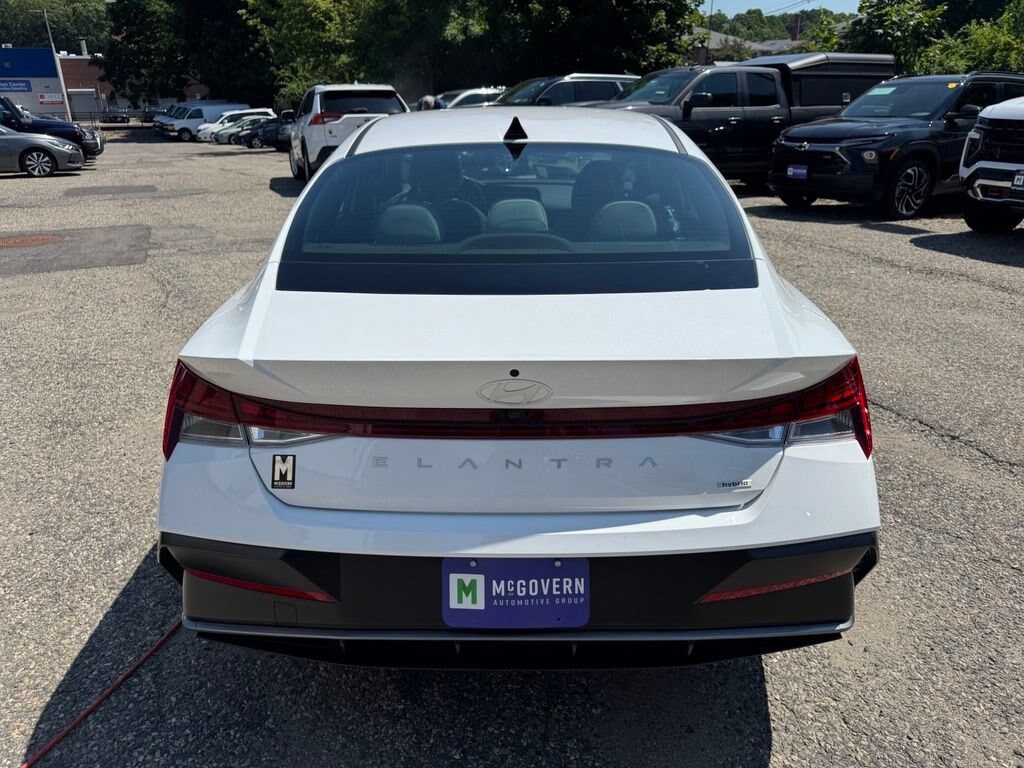 Used 2025 Hyundai Elantra Hybrid Limited
