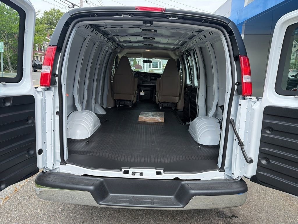 2026 Chevrolet Express Cargo Work Van - Photo 21