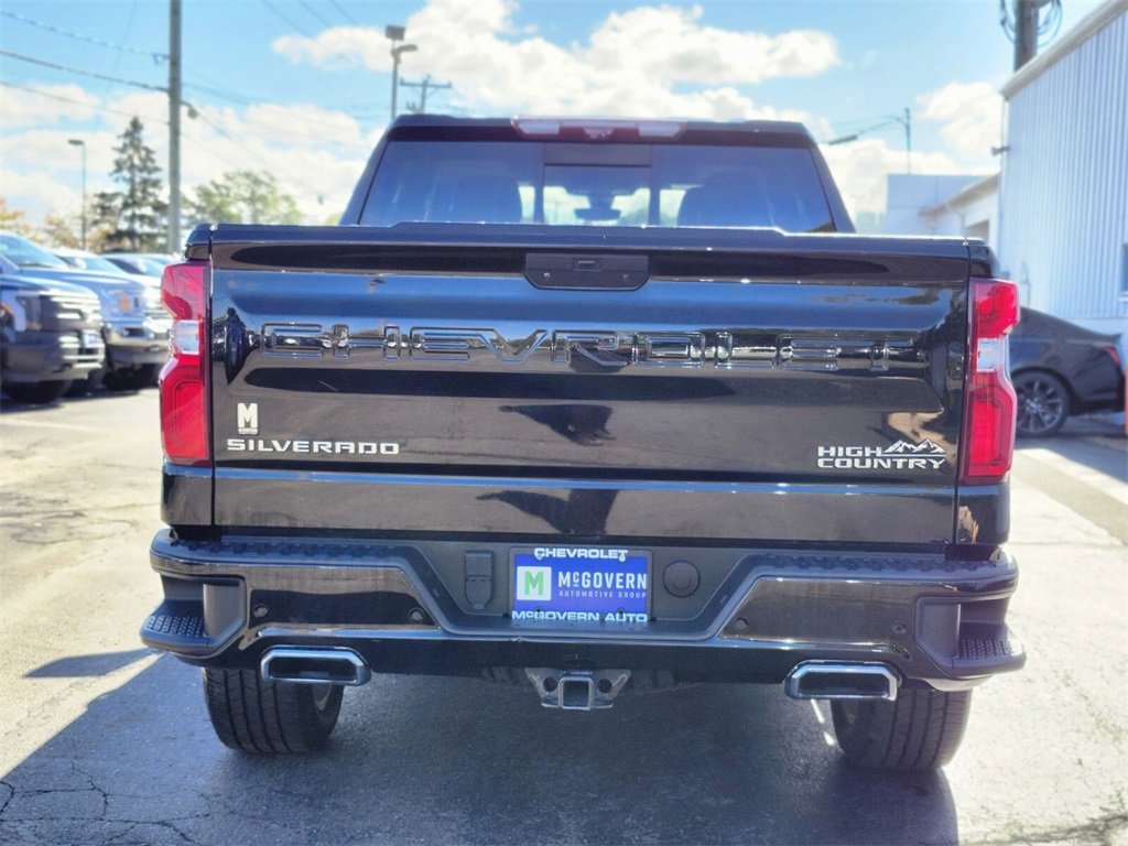 2021 Chevrolet Silverado 1500 High Country photo 3