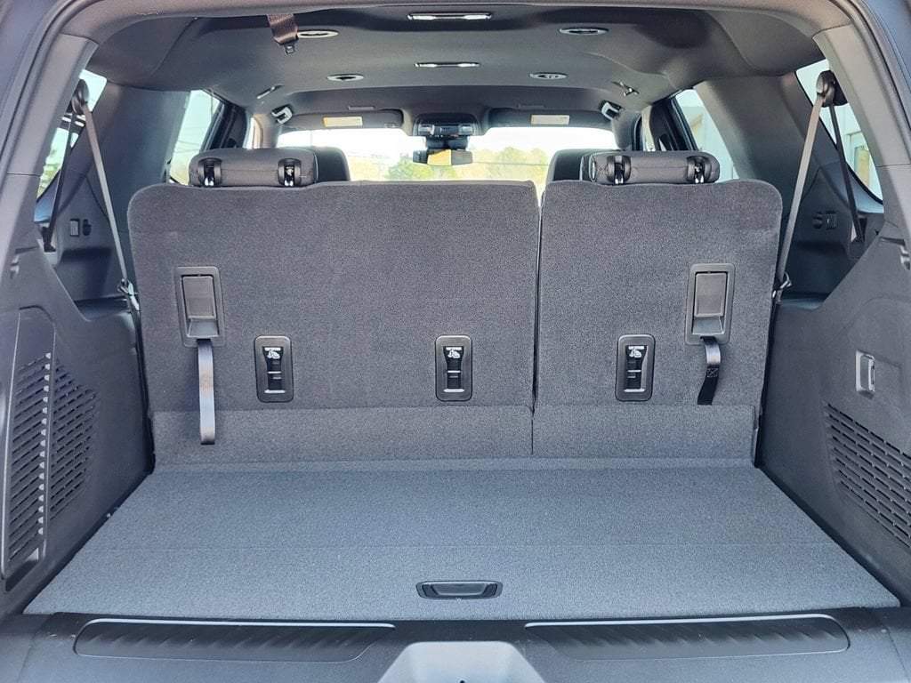2026 Chevrolet Suburban LS - Photo 29