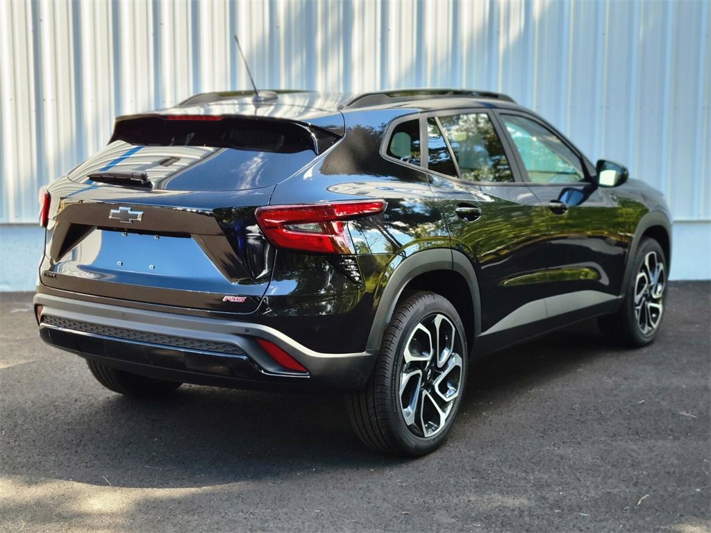 2025 Chevrolet Trax photo 3