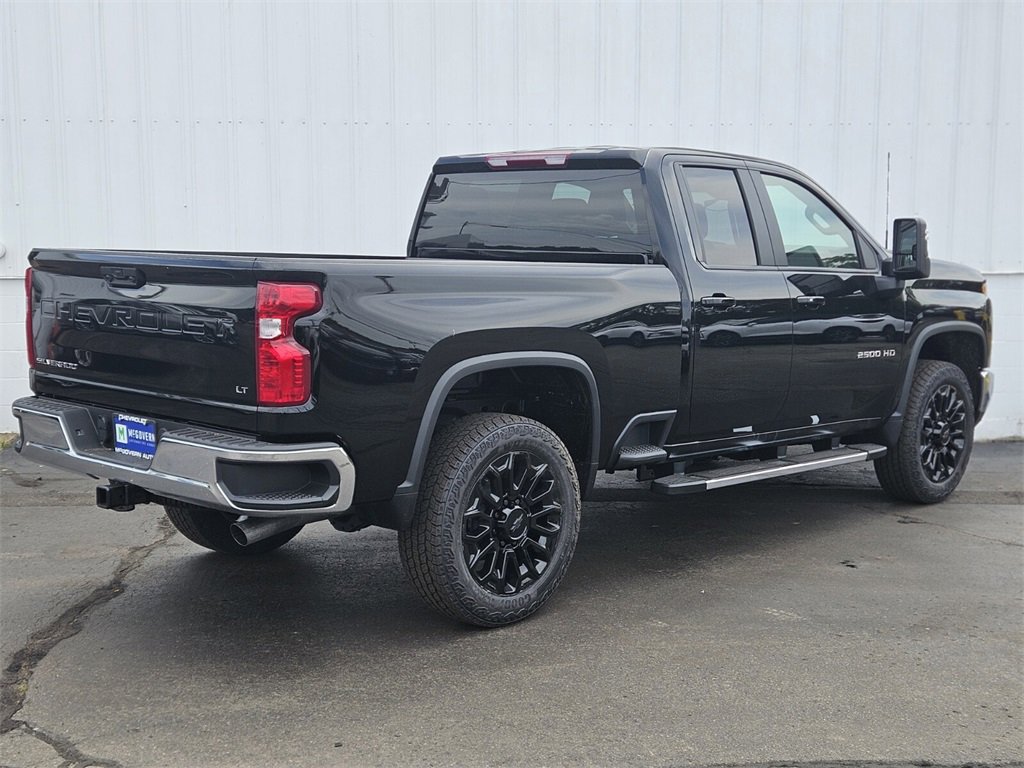 2025 Chevrolet Silverado 2500HD LT photo 3
