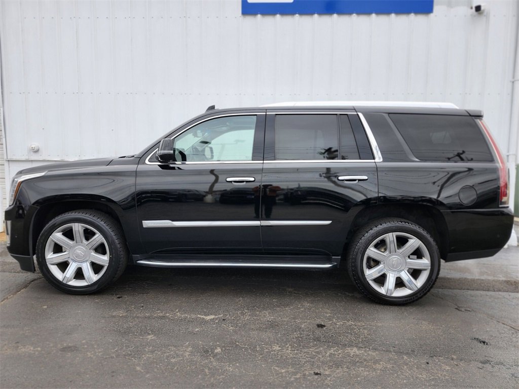 2020 Cadillac Escalade Luxury photo 2