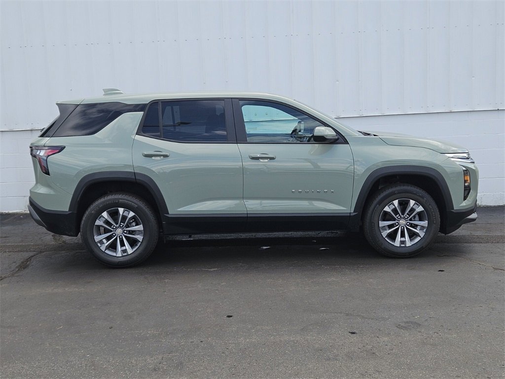 2026 Chevrolet Equinox LT photo 2