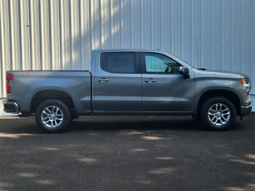 2026 Chevrolet Silverado 1500 LT photo 2