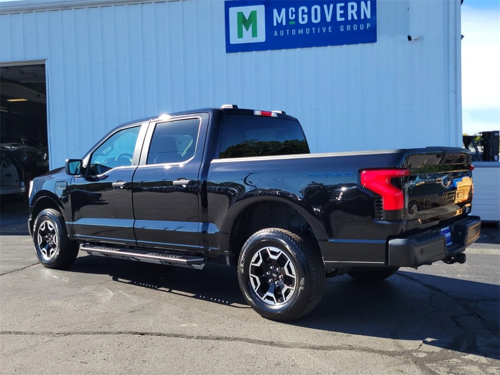2023 Ford F-150 Lightning photo 3