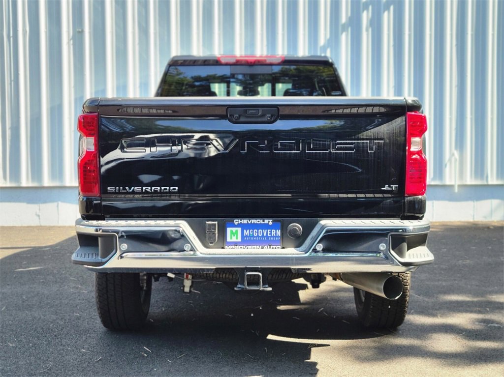 2025 Chevrolet Silverado 3500HD LT photo 3