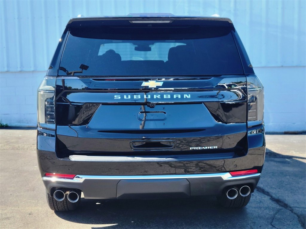 2025 Chevrolet Suburban Premier photo 4