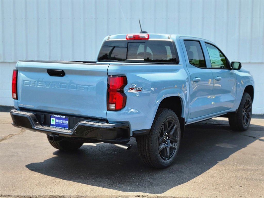 2025 Chevrolet Colorado Z71 photo 3
