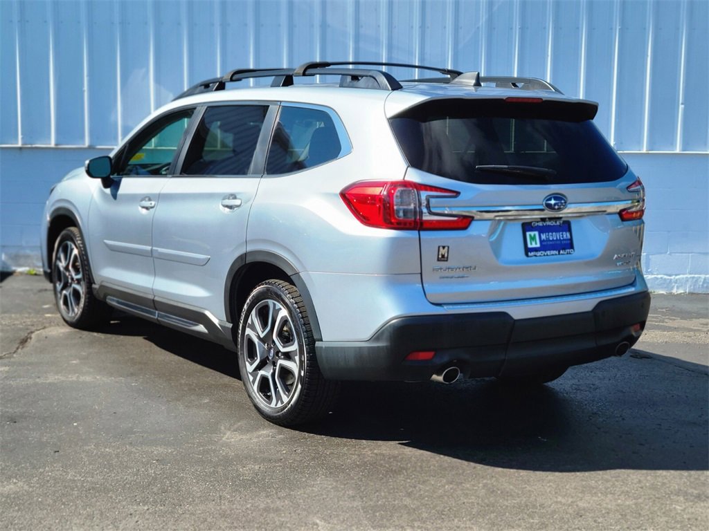 2023 Subaru Ascent Limited photo 3