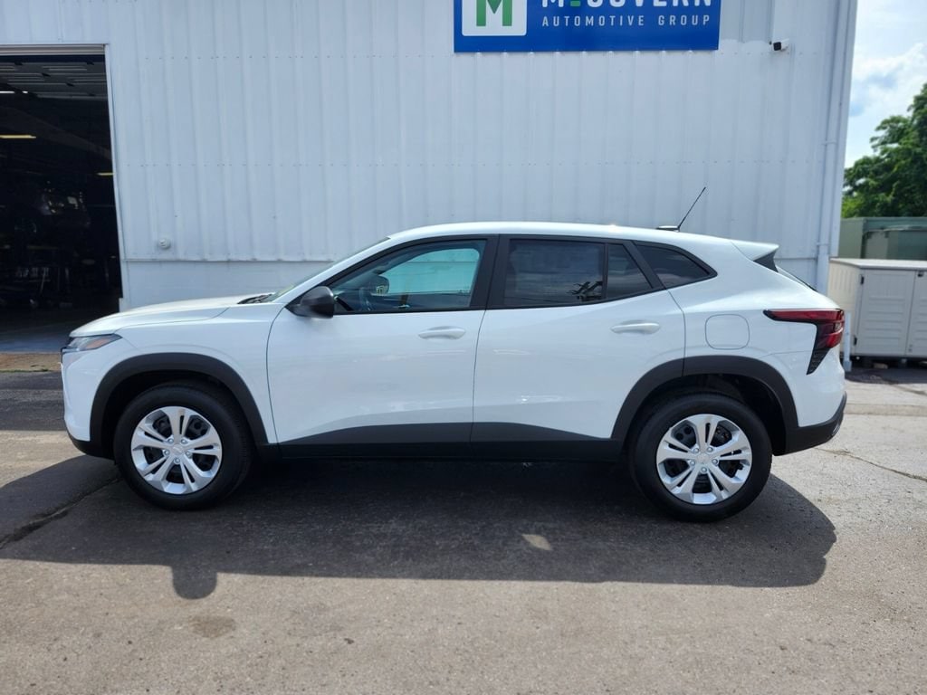 New 2026 Chevrolet Trax LS SUV