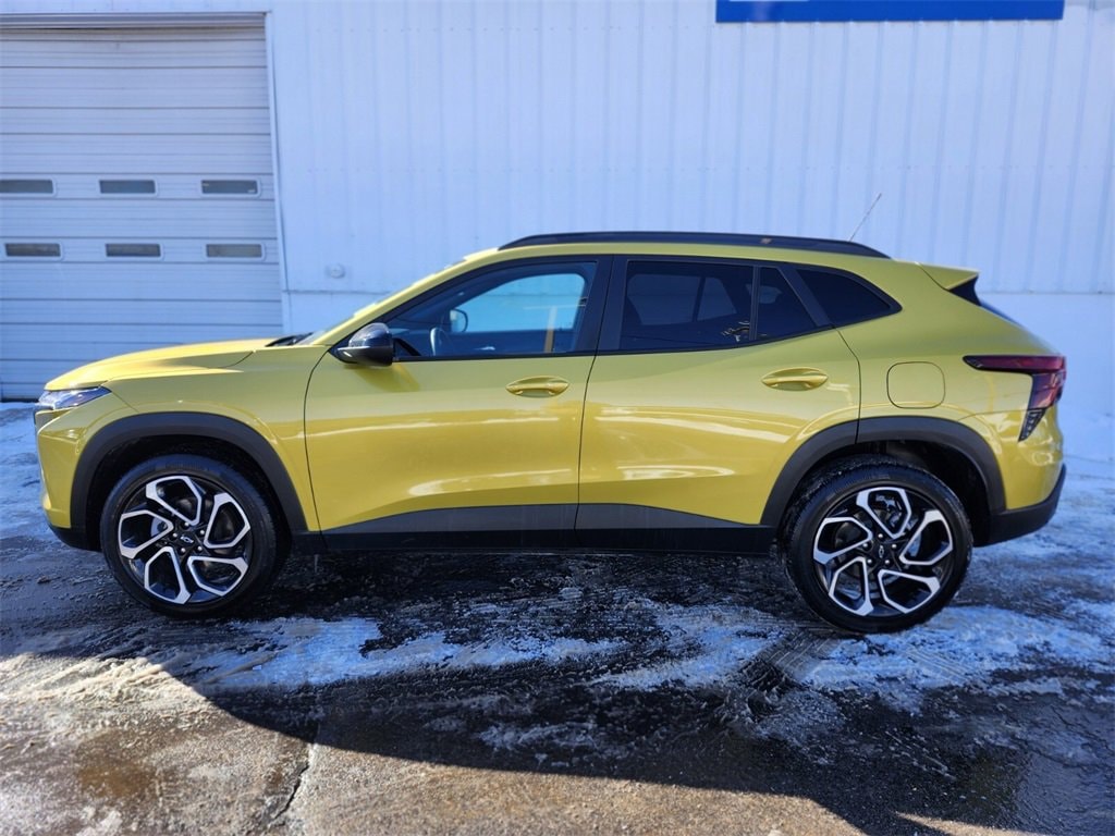 Used 2025 Chevrolet Trax 2RS SUV