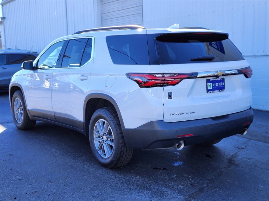 2023 Chevrolet Traverse Cloth photo 2