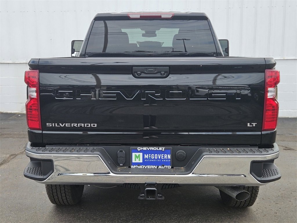2025 Chevrolet Silverado 2500HD LT photo 4
