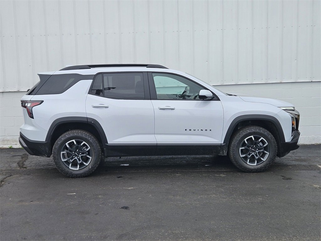 2026 Chevrolet Equinox ACTIV photo 2