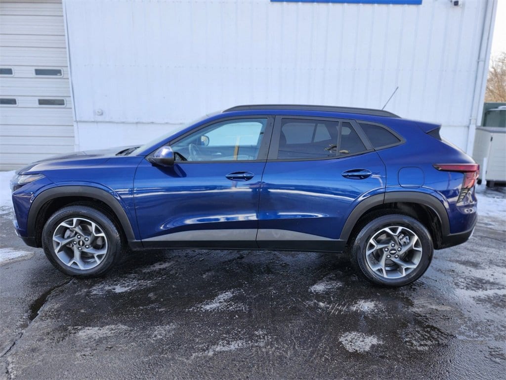 Used 2024 Chevrolet Trax LT SUV