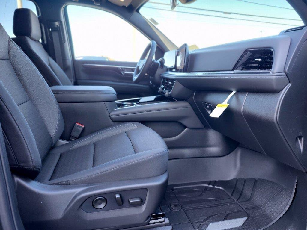 2026 Chevrolet Suburban LS - Photo 9
