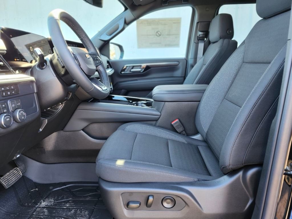 2026 Chevrolet Suburban LS - Photo 17