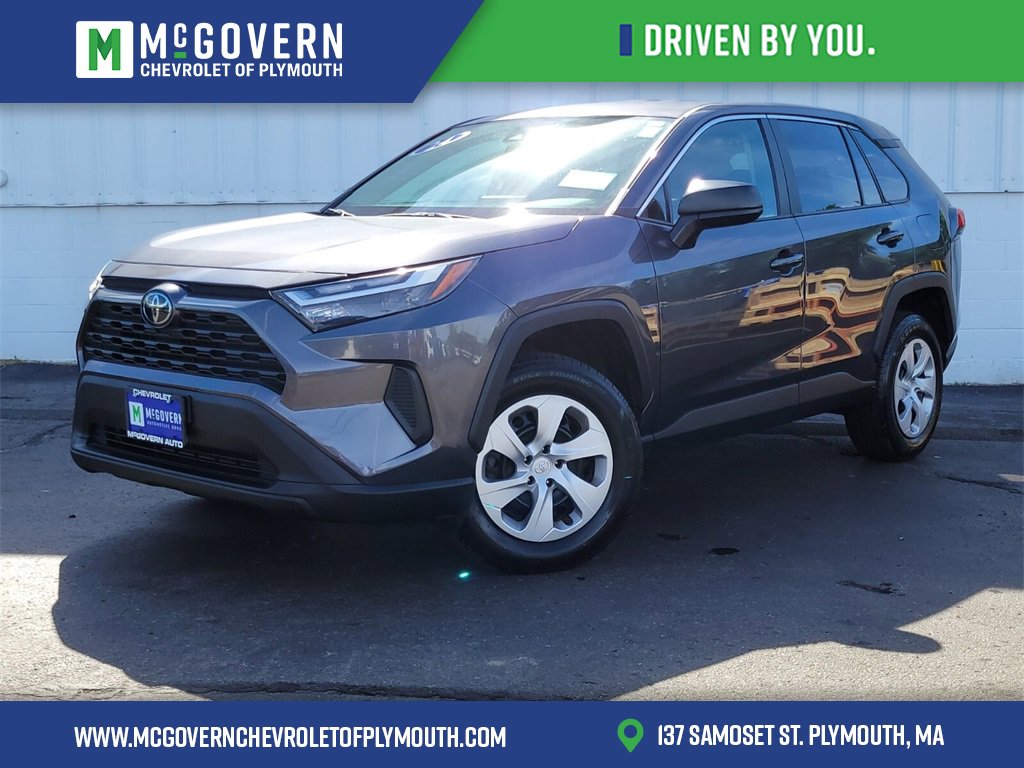 2024 Toyota RAV4 LE's photo