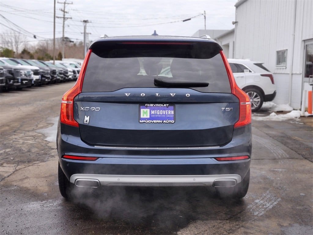 Used 2021 Volvo XC90 Momentum