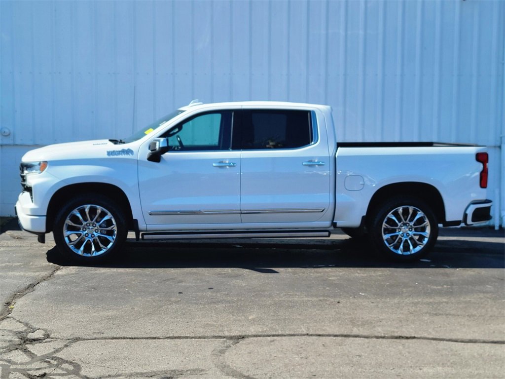 2023 Chevrolet Silverado 1500 High Country photo 2