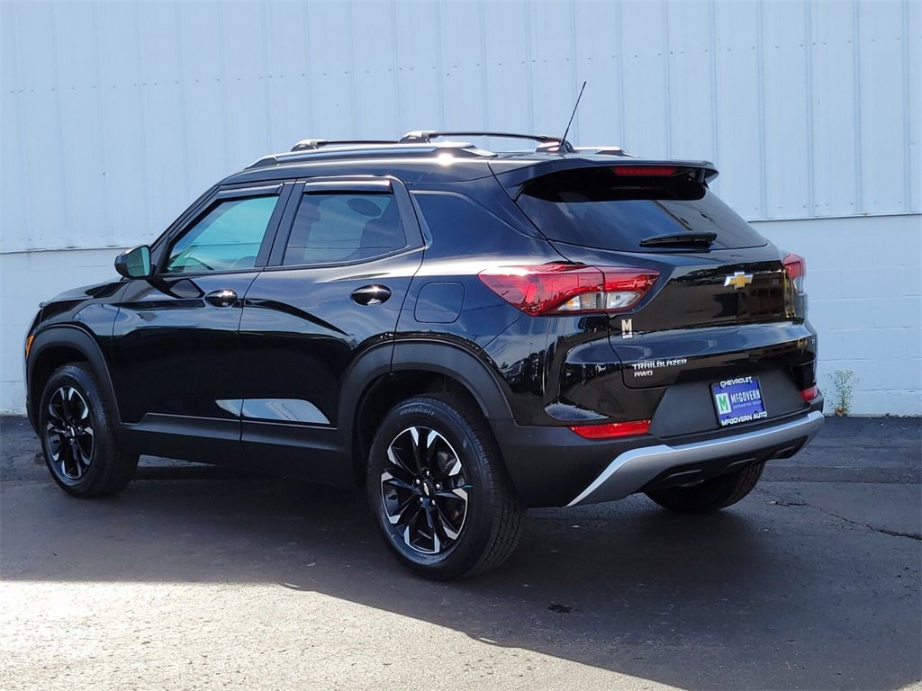 2023 Chevrolet Trailblazer LT photo 3