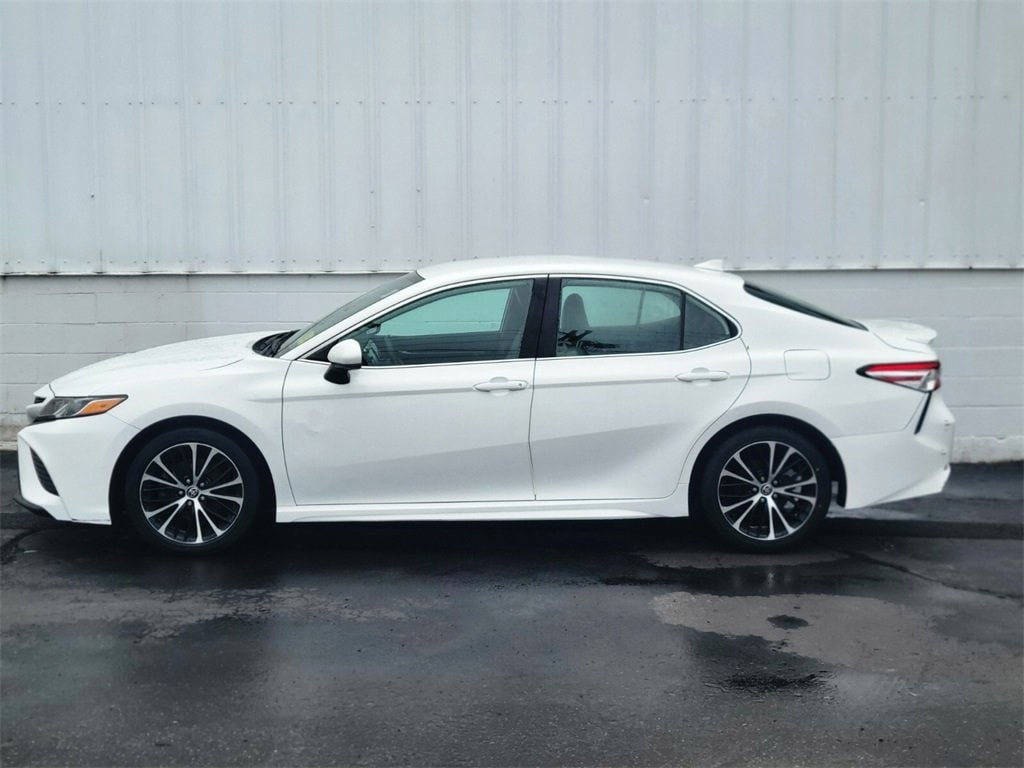 Used 2020 Toyota Camry SE with VIN 4T1G11AK7LU377189 for sale in Plymouth, MA