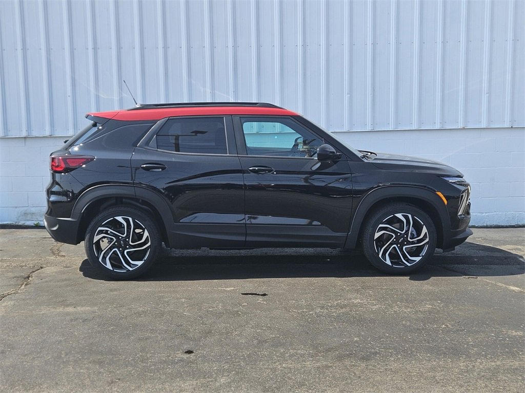 2026 Chevrolet Trailblazer RS photo 2