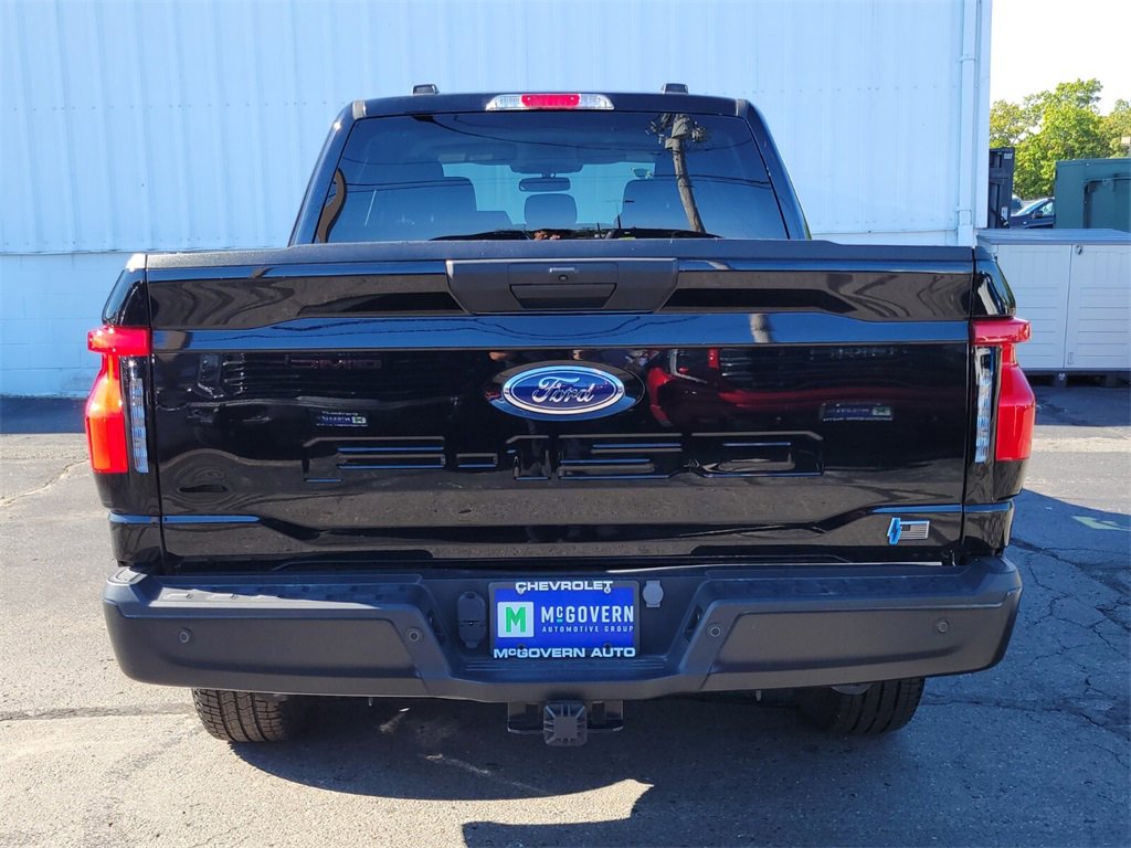 2023 Ford F-150 Lightning photo 4