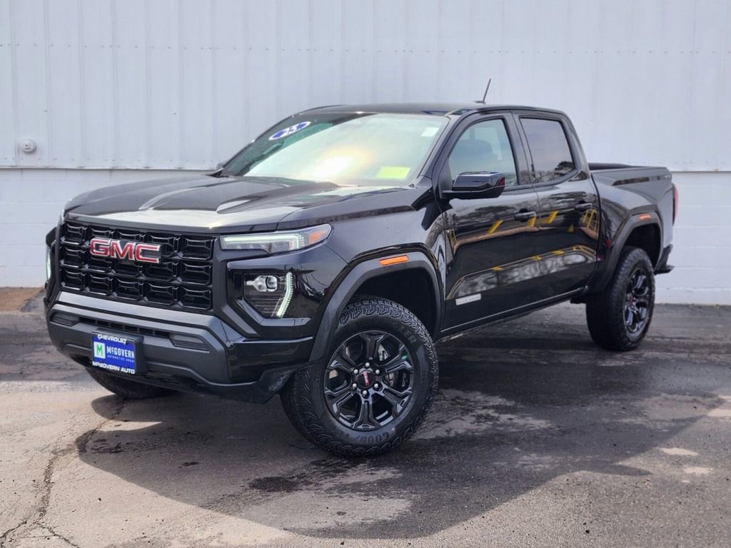 2025 GMC Canyon Elevation 4WD Crew Cab Short Box's photo