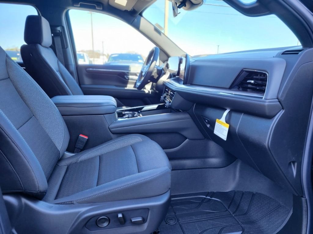 2026 Chevrolet Suburban LS - Photo 9