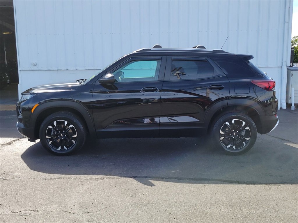2023 Chevrolet Trailblazer LT photo 2