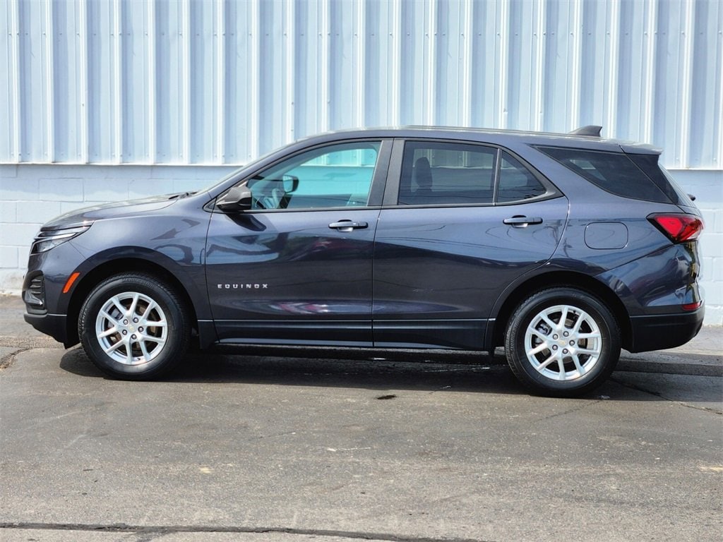 Used 2022 Chevrolet Equinox LS with VIN 3GNAXSEV5NS172175 for sale in Plymouth, MA