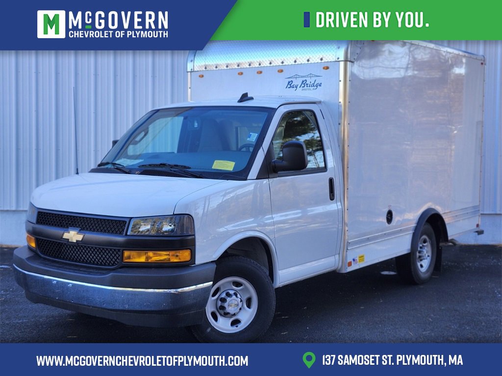 2025 Chevrolet Express Cutaway Base's photo