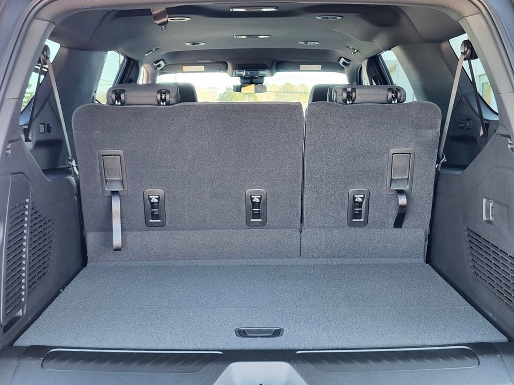2026 Chevrolet Suburban LS - Photo 29