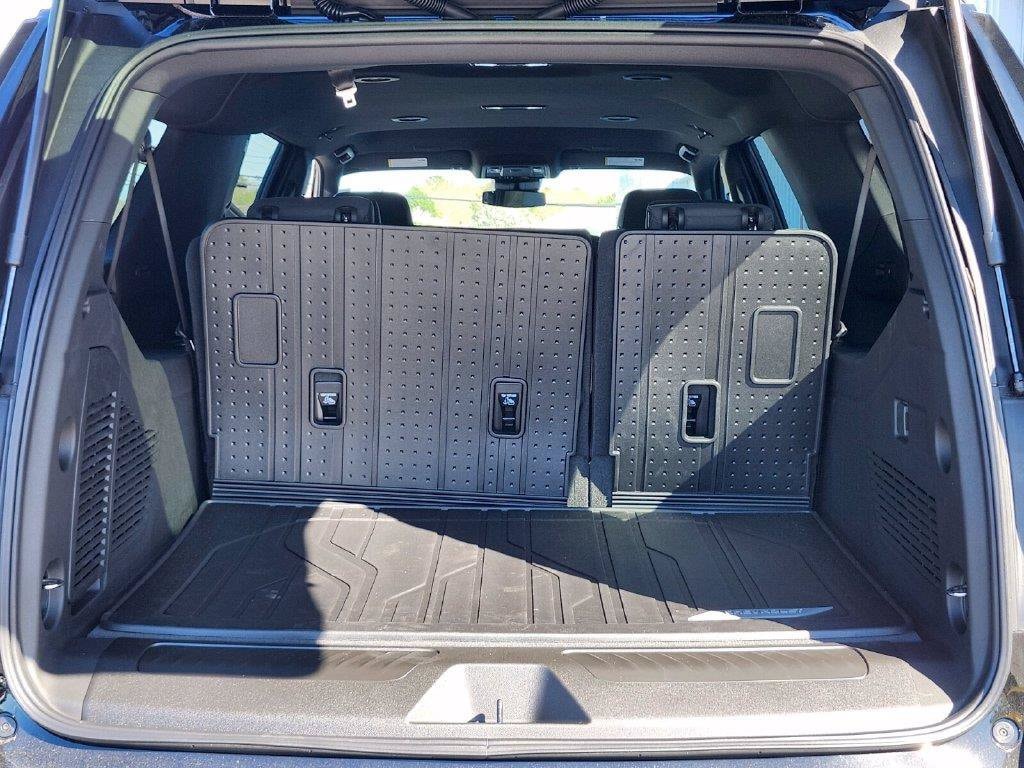 2026 Chevrolet Suburban LS - Photo 31