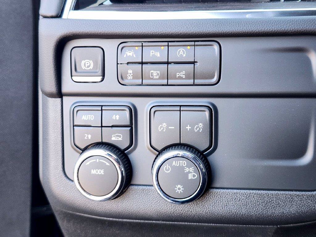 2026 Chevrolet Suburban LS - Photo 24