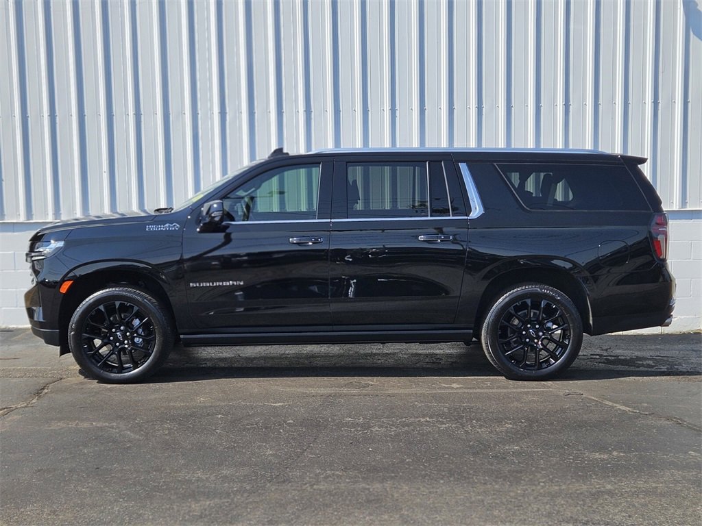 2024 Chevrolet Suburban High Country photo 2