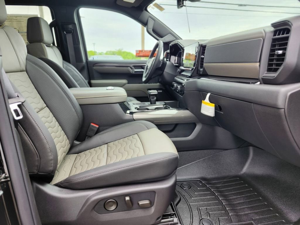 2026 Chevrolet Silverado 1500 ZR2 - Photo 16