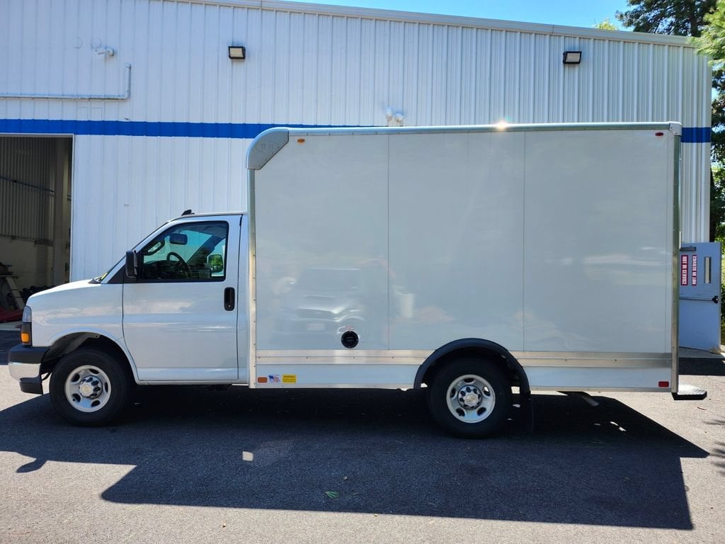 New 2026 Chevrolet Express Cutaway 3500 1WT Cutaway Van