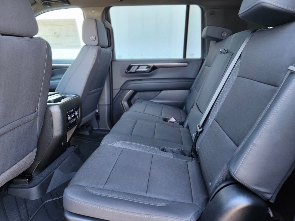 2026 Chevrolet Suburban LS - Photo 14