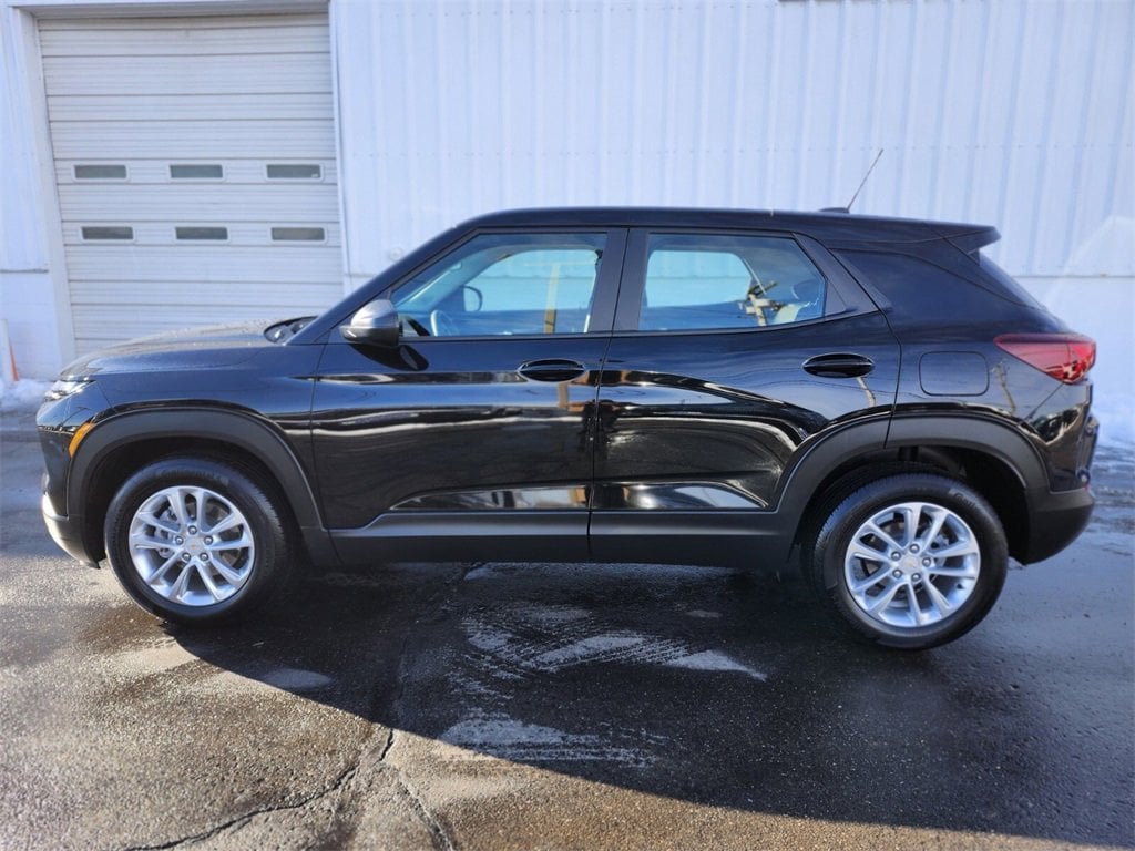 Used 2025 Chevrolet Trailblazer LS SUV