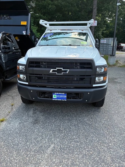 2023 Chevrolet Silverado 6500 HD Work Truck Chassis Cab Truck